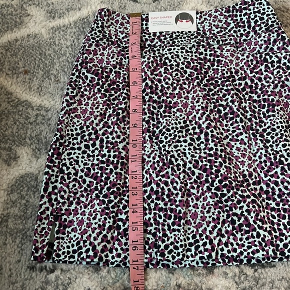 Lady Hagen Women's Sea Animal Golf Skort With Easy Shaper - Picture 8 of 10